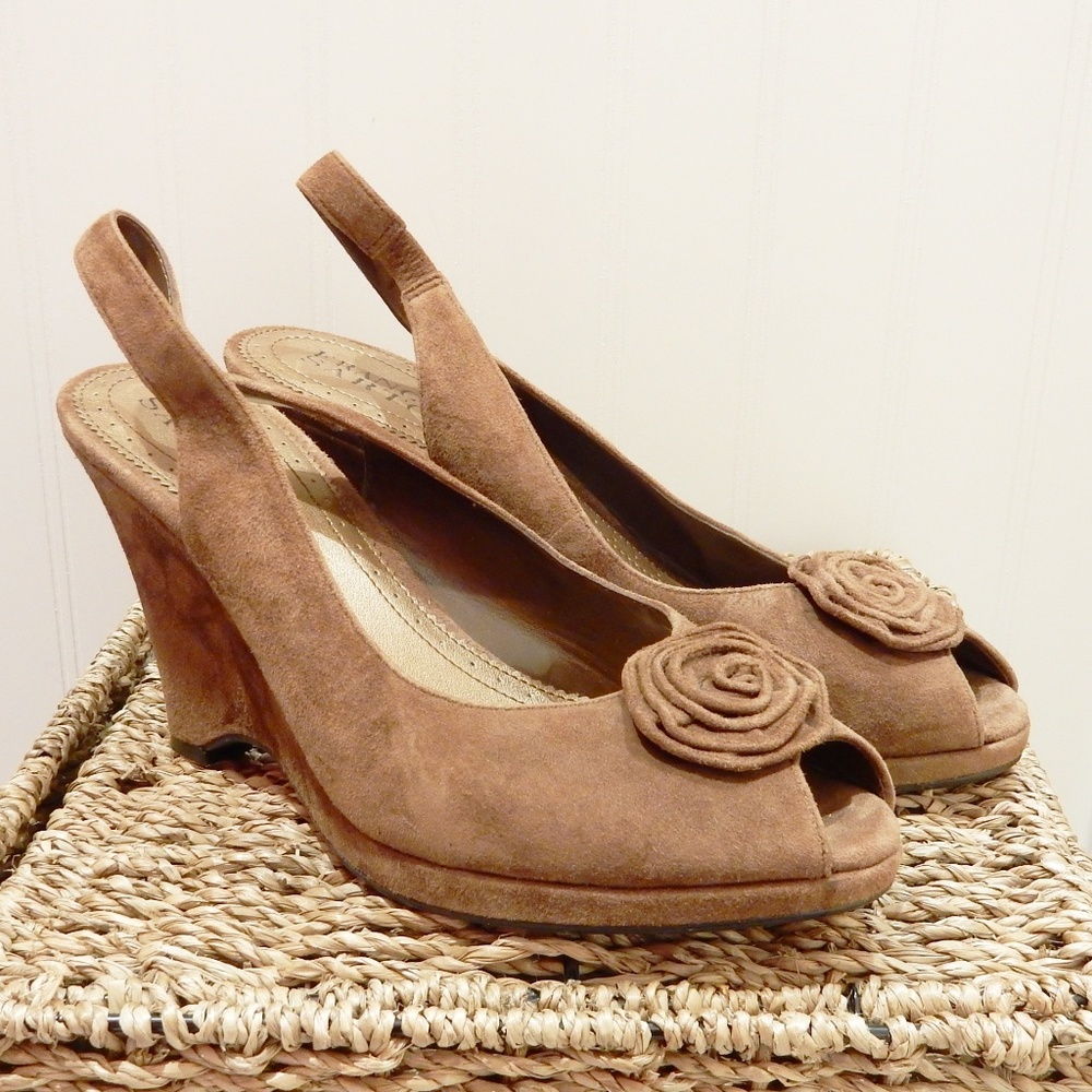 Suede leather heels by Franco Sarto